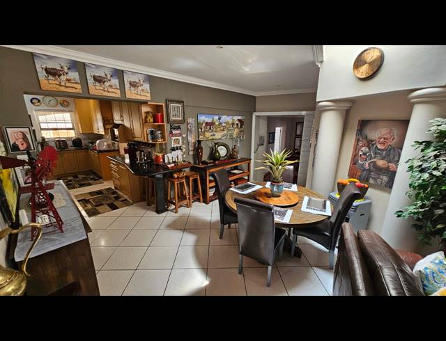 5 BEDROOM FREESTANDING FOR SALE IN BOSCHDAL